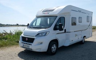 Location camping car pilote