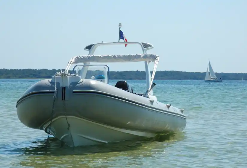 Location : semi rigide