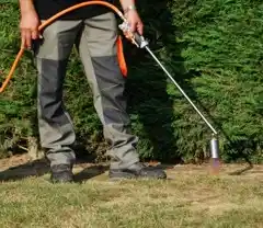 Location : desherbeur