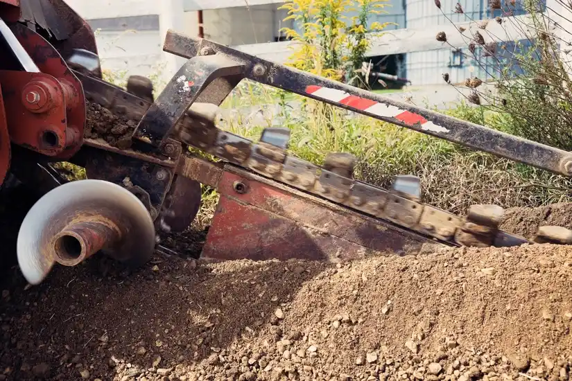 Location : trancheuse de sol